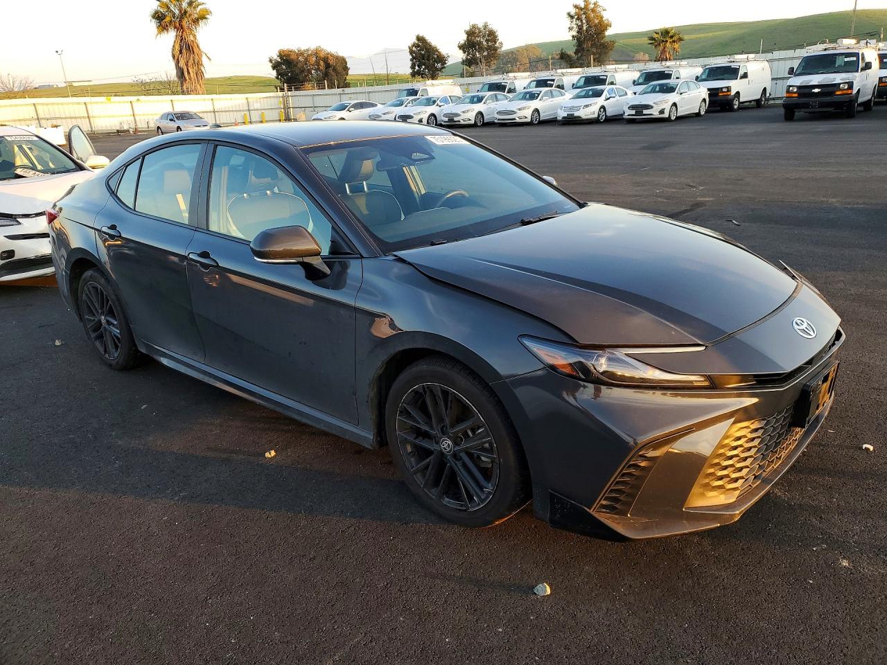 2025 TOYOTA CAMRY XSE photo 4