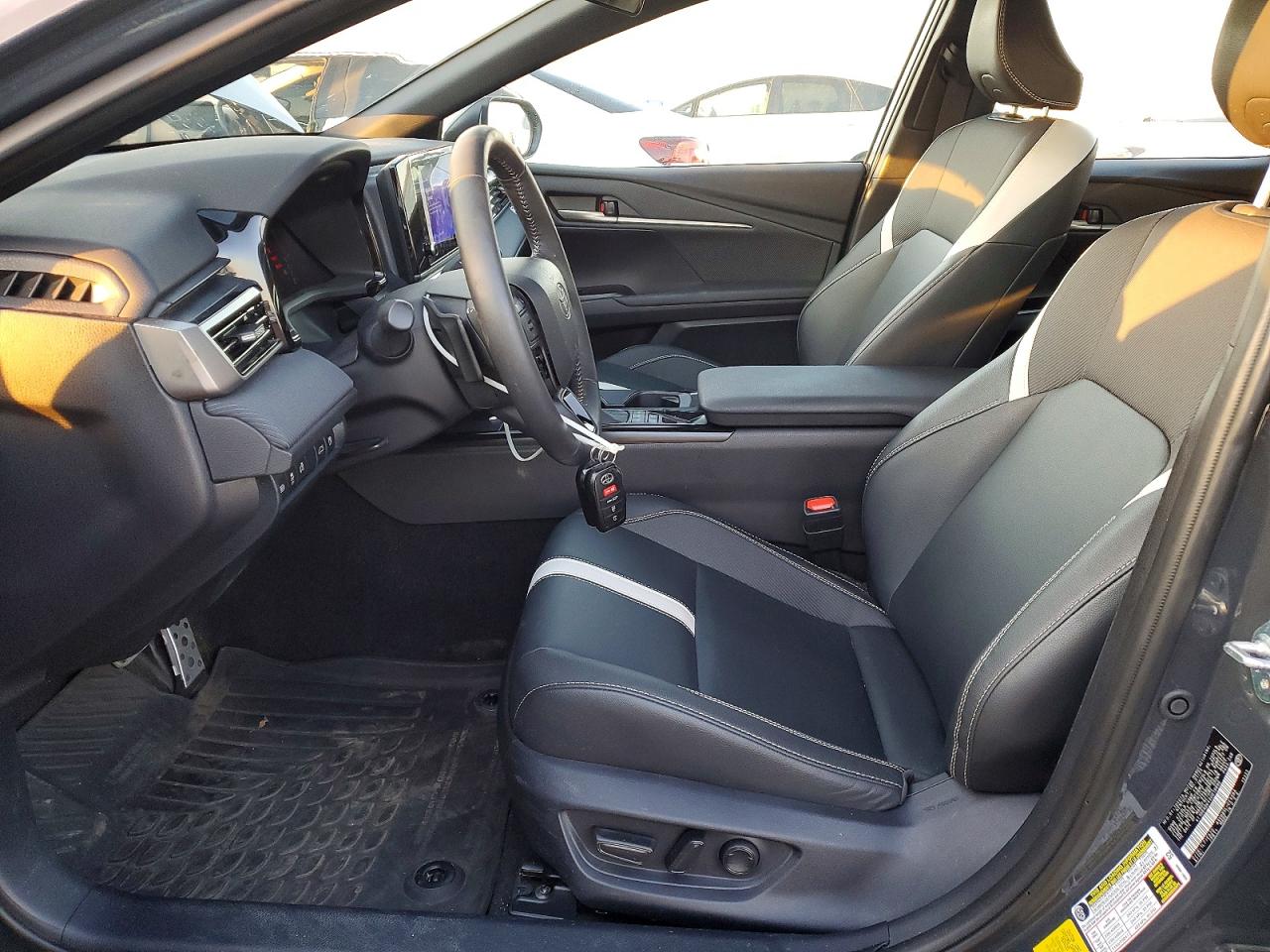 2025 TOYOTA CAMRY XSE photo 7