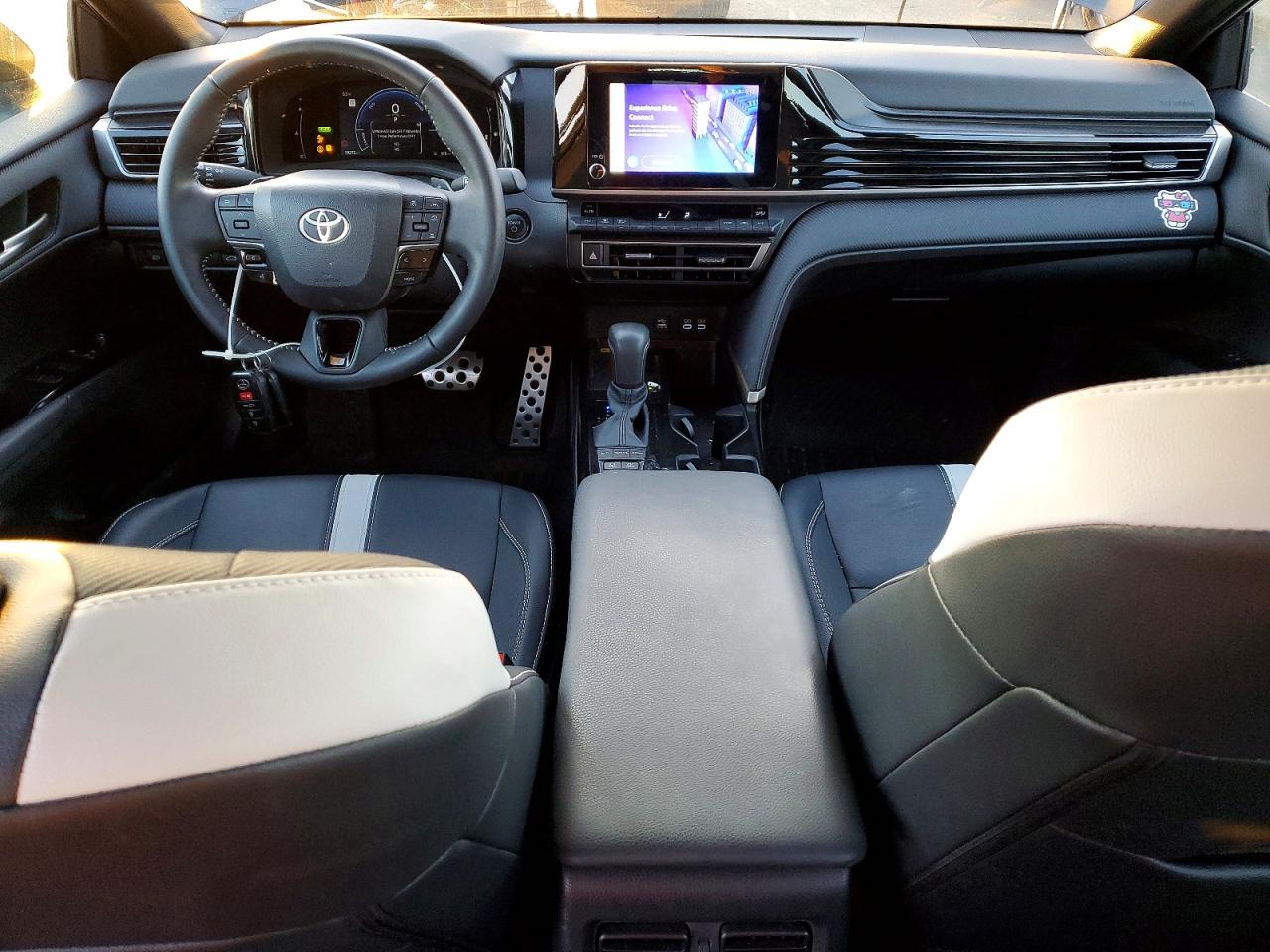2025 TOYOTA CAMRY XSE photo 8