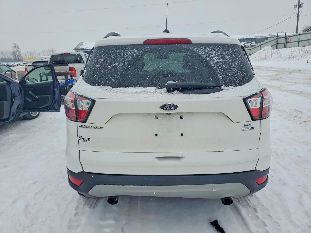 2018 FORD ESCAPE SE photo 11