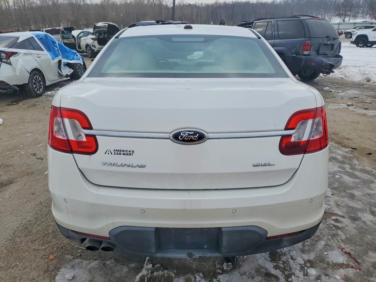 2011 FORD TAURUS SEL photo 16