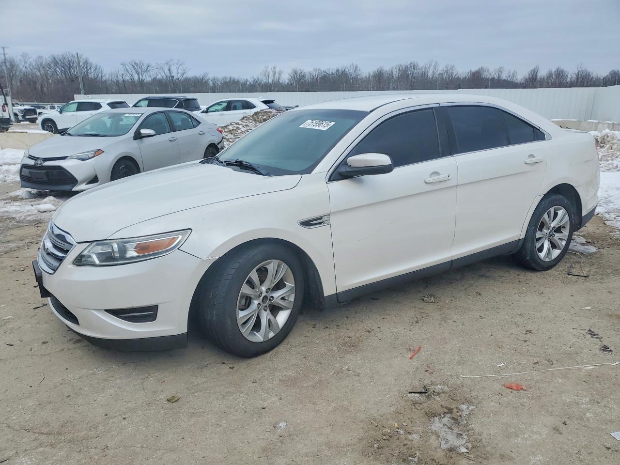 2011 FORD TAURUS
