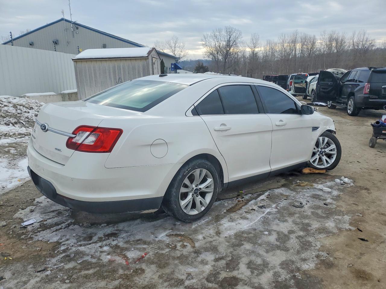 2011 FORD TAURUS SEL photo 7