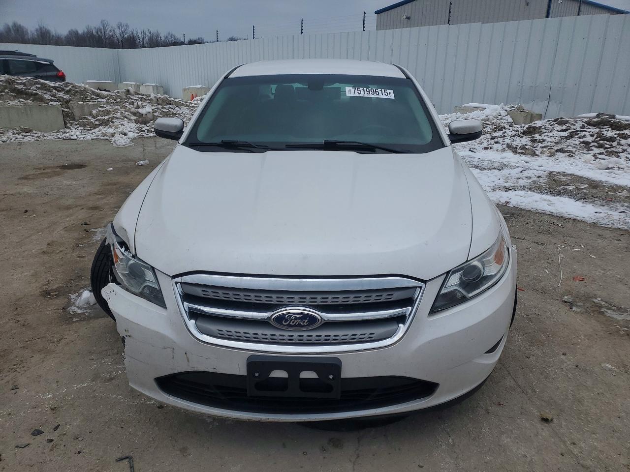 2011 FORD TAURUS SEL photo 13