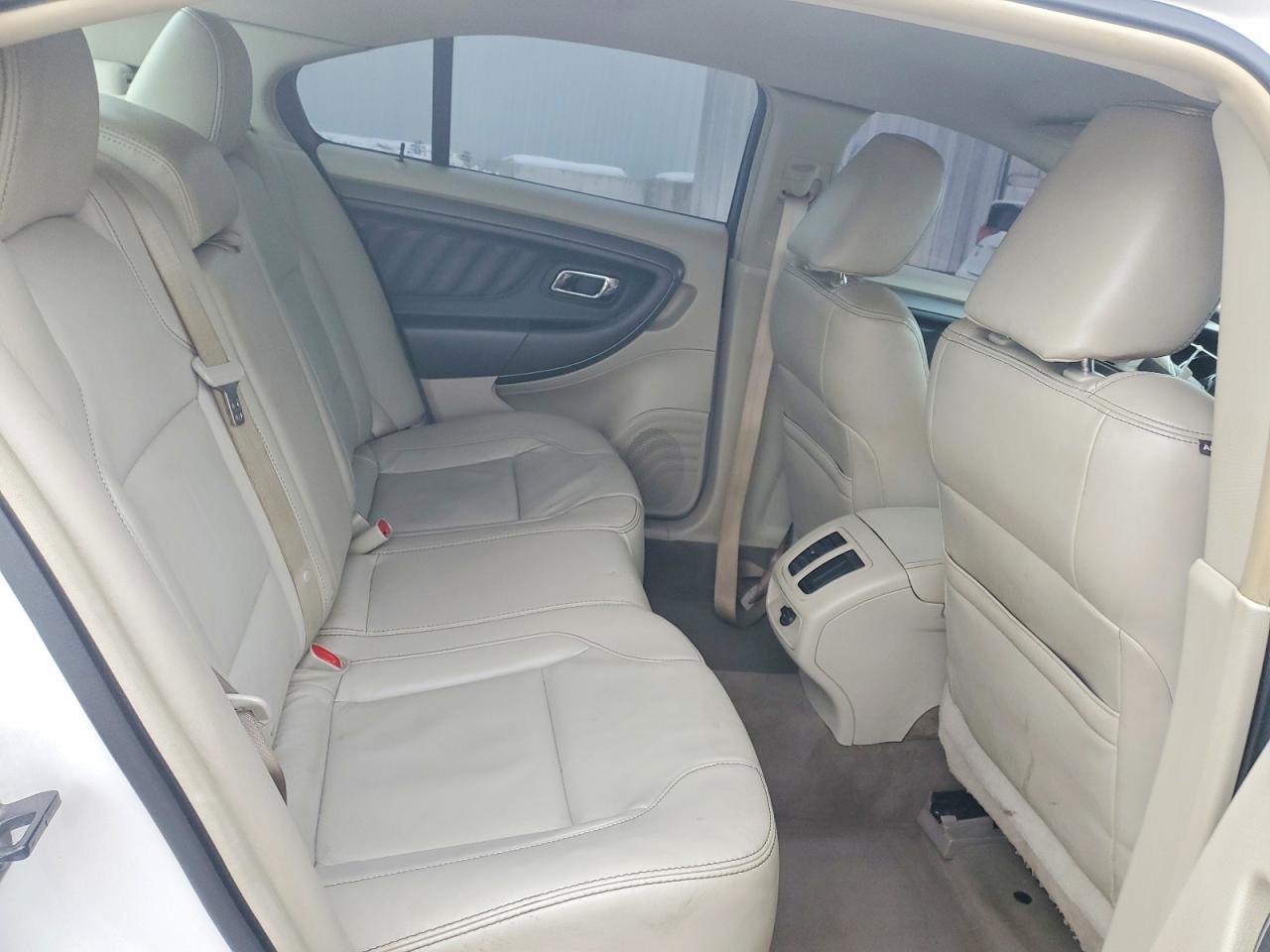 2011 FORD TAURUS SEL photo 28