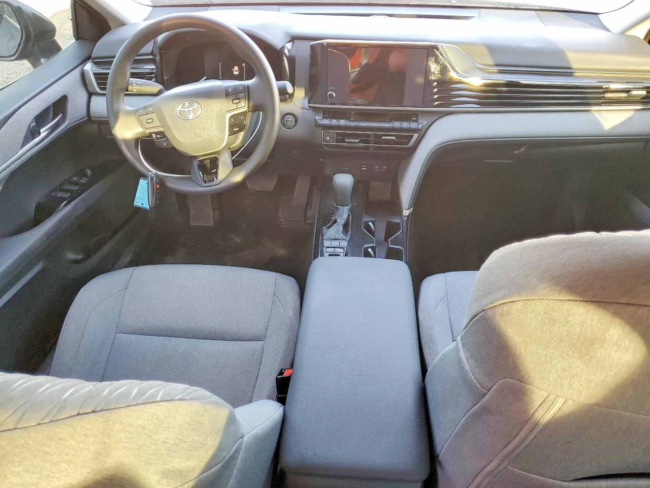 2025 TOYOTA CAMRY photo 15