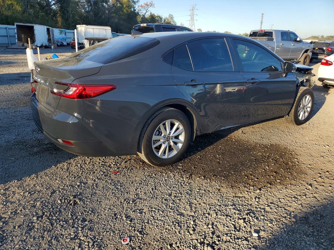 2025 TOYOTA CAMRY photo 5