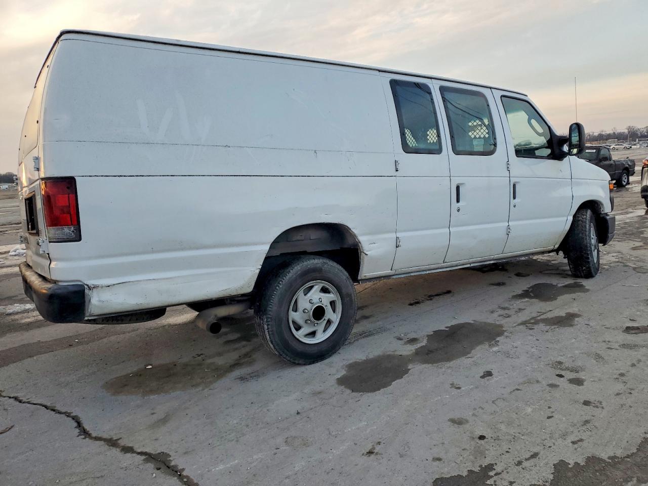 2011 FORD E350 DELIVERY VAN photo 3