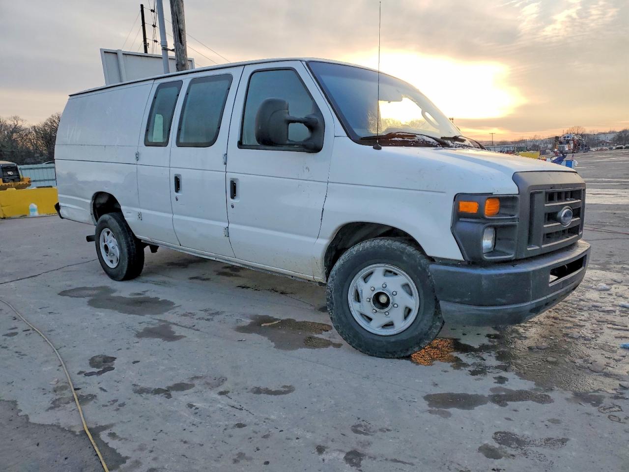 2011 FORD E350 DELIVERY VAN photo 4