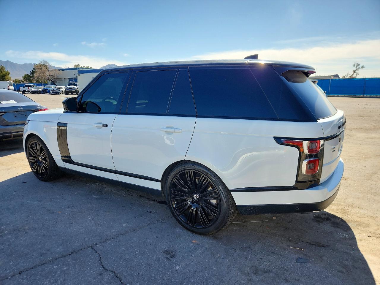 2020 LAND ROVER RANGE ROVER P525 HSE photo 2