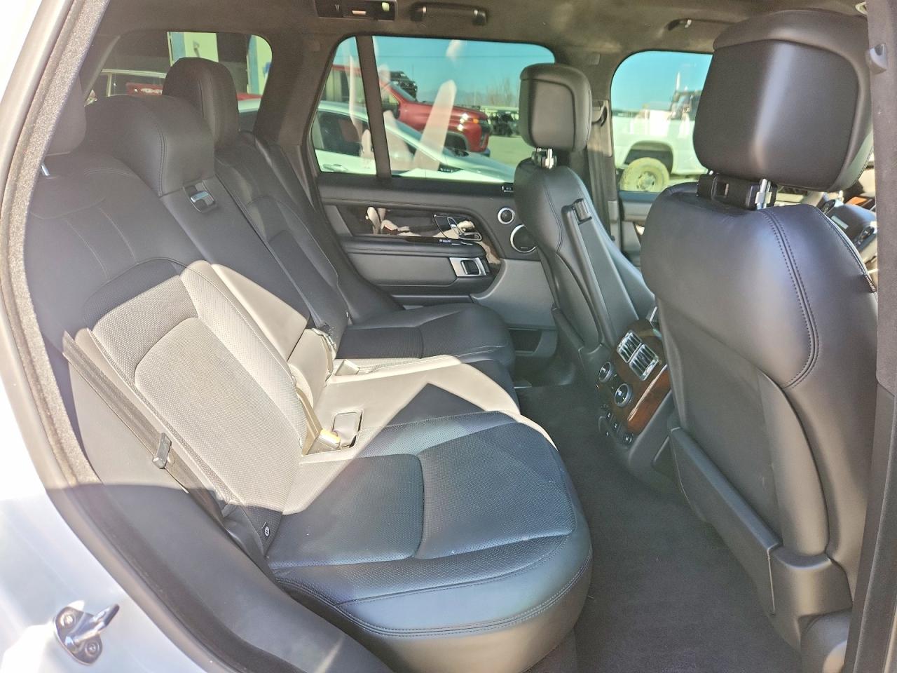 2020 LAND ROVER RANGE ROVER P525 HSE photo 10