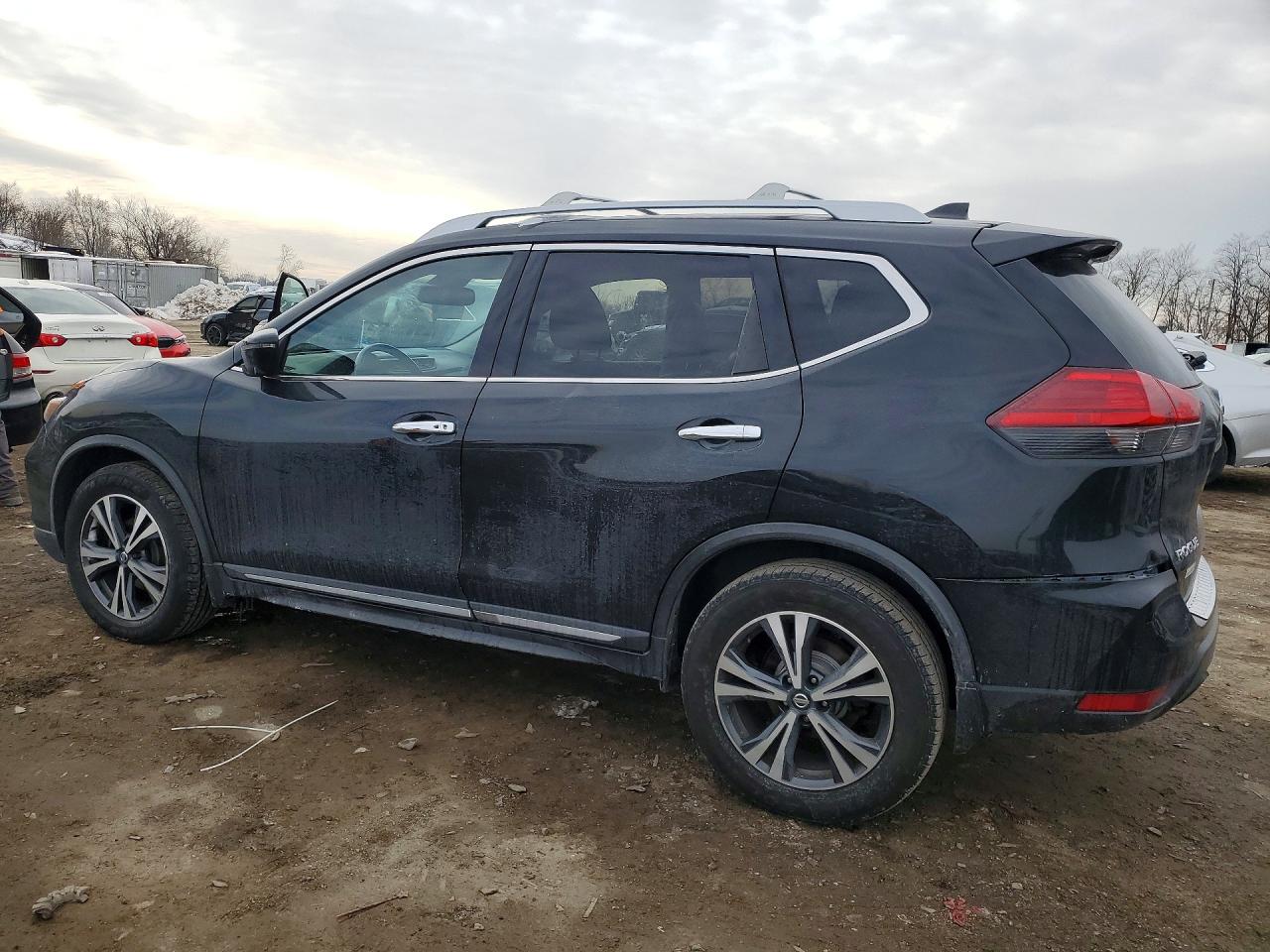 2017 NISSAN ROGUE S photo 2