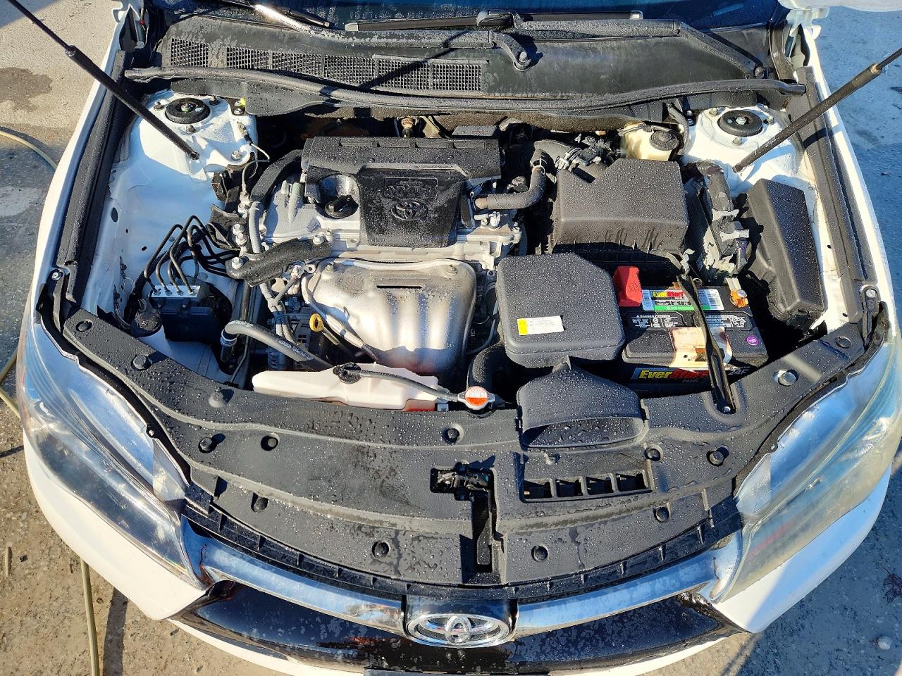 2016 TOYOTA CAMRY SE photo 11