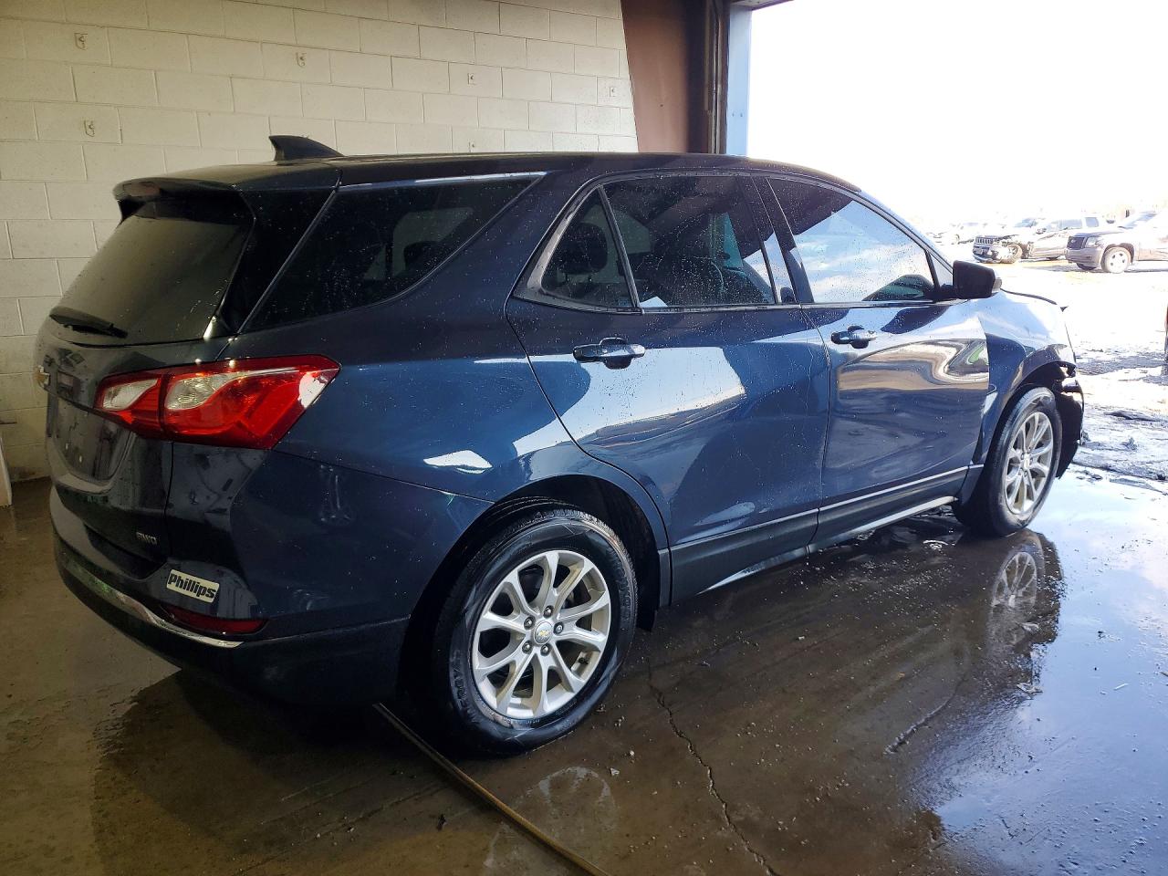 2018 CHEVROLET EQUINOX LS photo 3