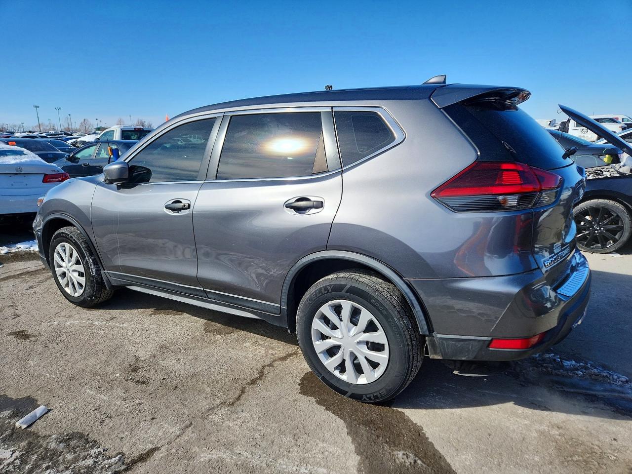 2018 NISSAN ROGUE S photo 3