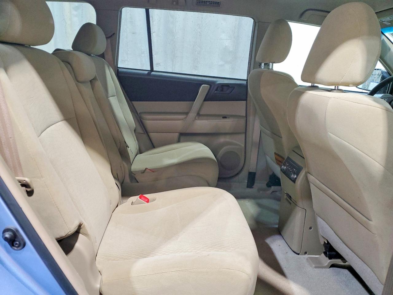 2010 TOYOTA HIGHLANDER BASE photo 11