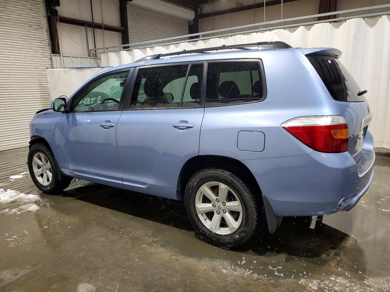 2010 TOYOTA HIGHLANDER BASE photo 2