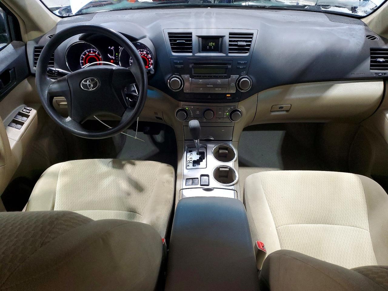 2010 TOYOTA HIGHLANDER BASE photo 8