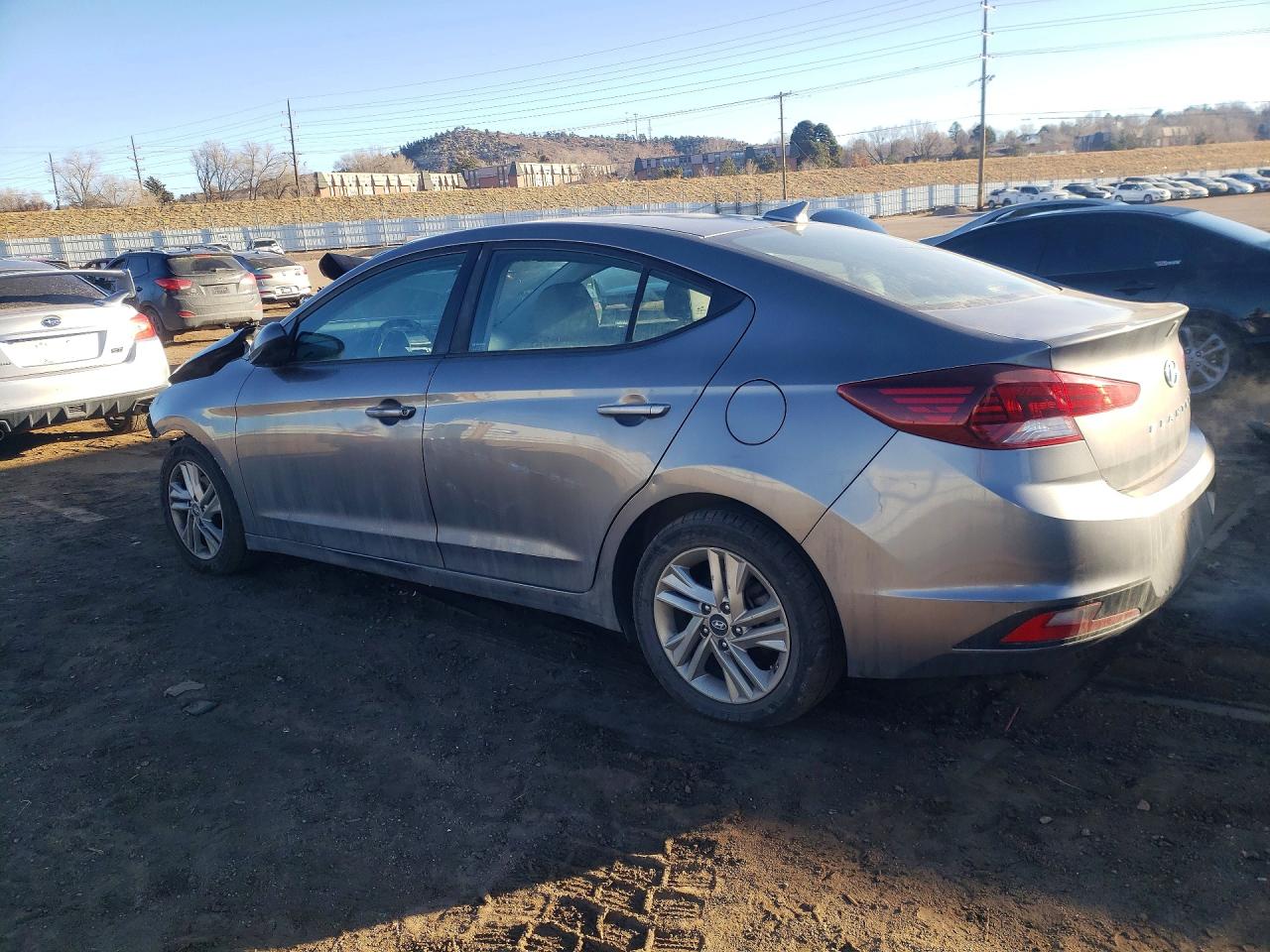 2020 HYUNDAI ELANTRA SEL photo 2