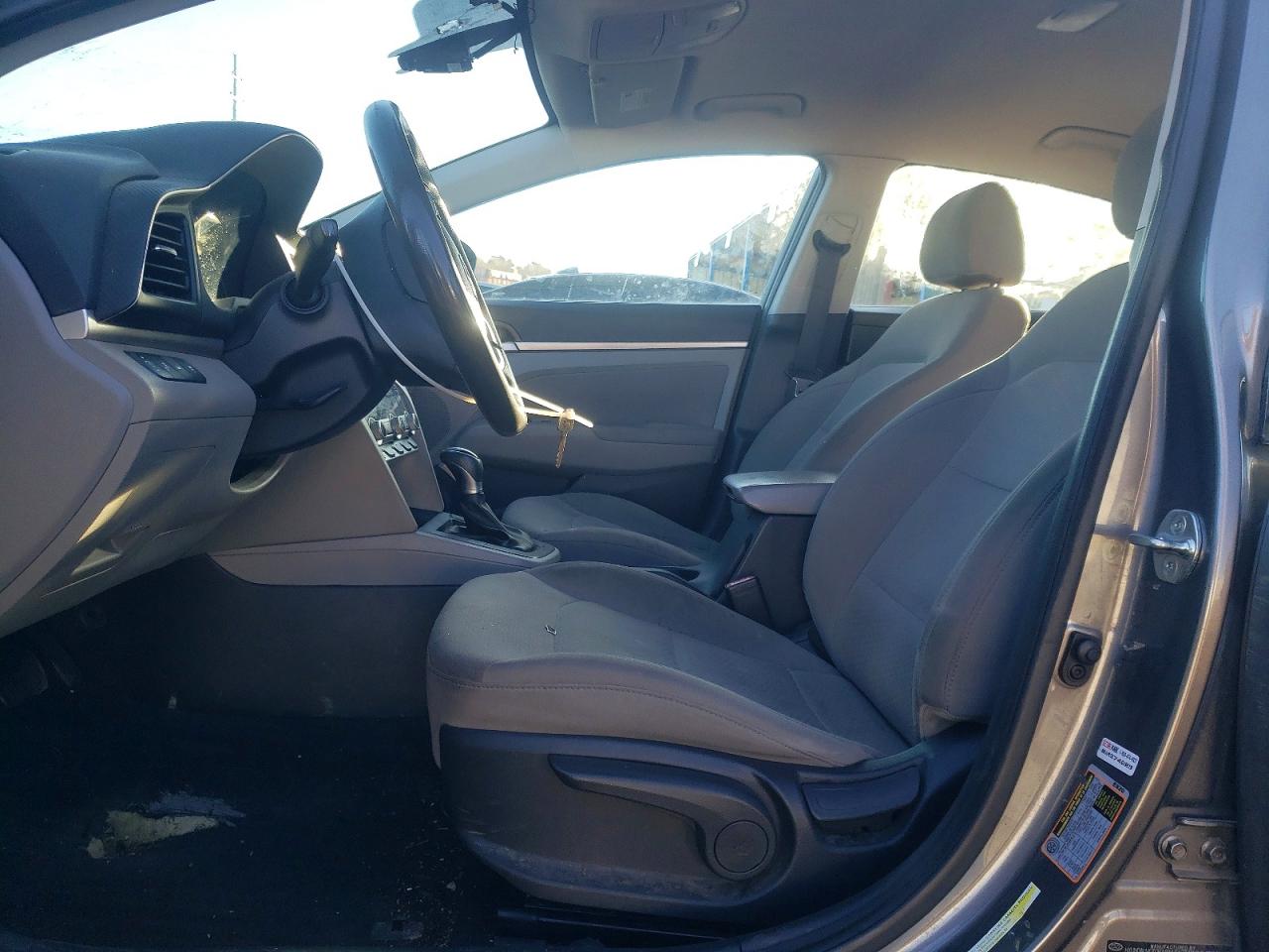 2020 HYUNDAI ELANTRA SEL photo 7
