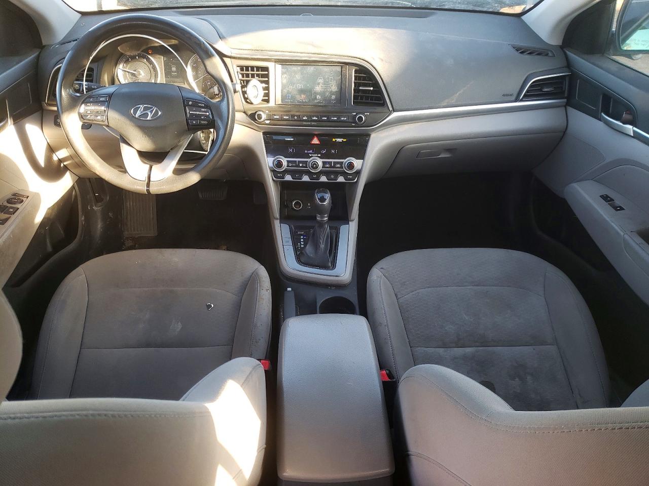 2020 HYUNDAI ELANTRA SEL photo 8
