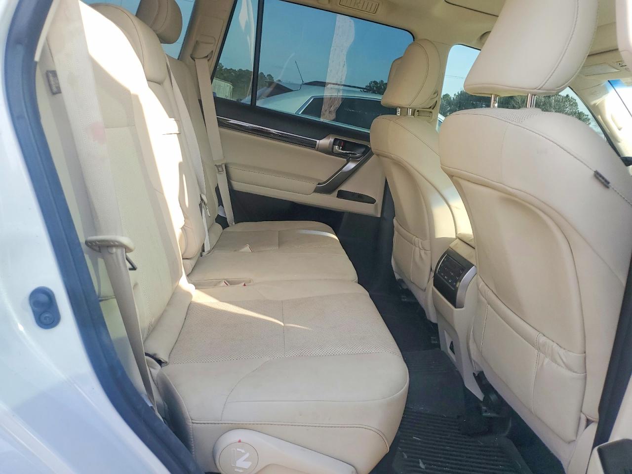 2022 LEXUS GX 460 photo 21