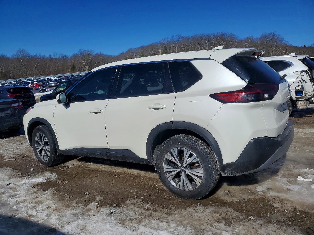 2021 NISSAN ROGUE SV photo 2