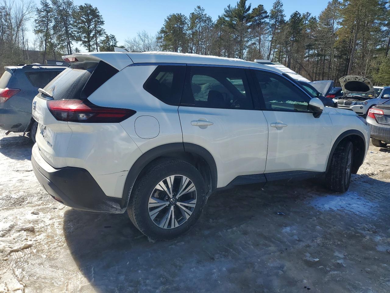 2021 NISSAN ROGUE SV photo 3