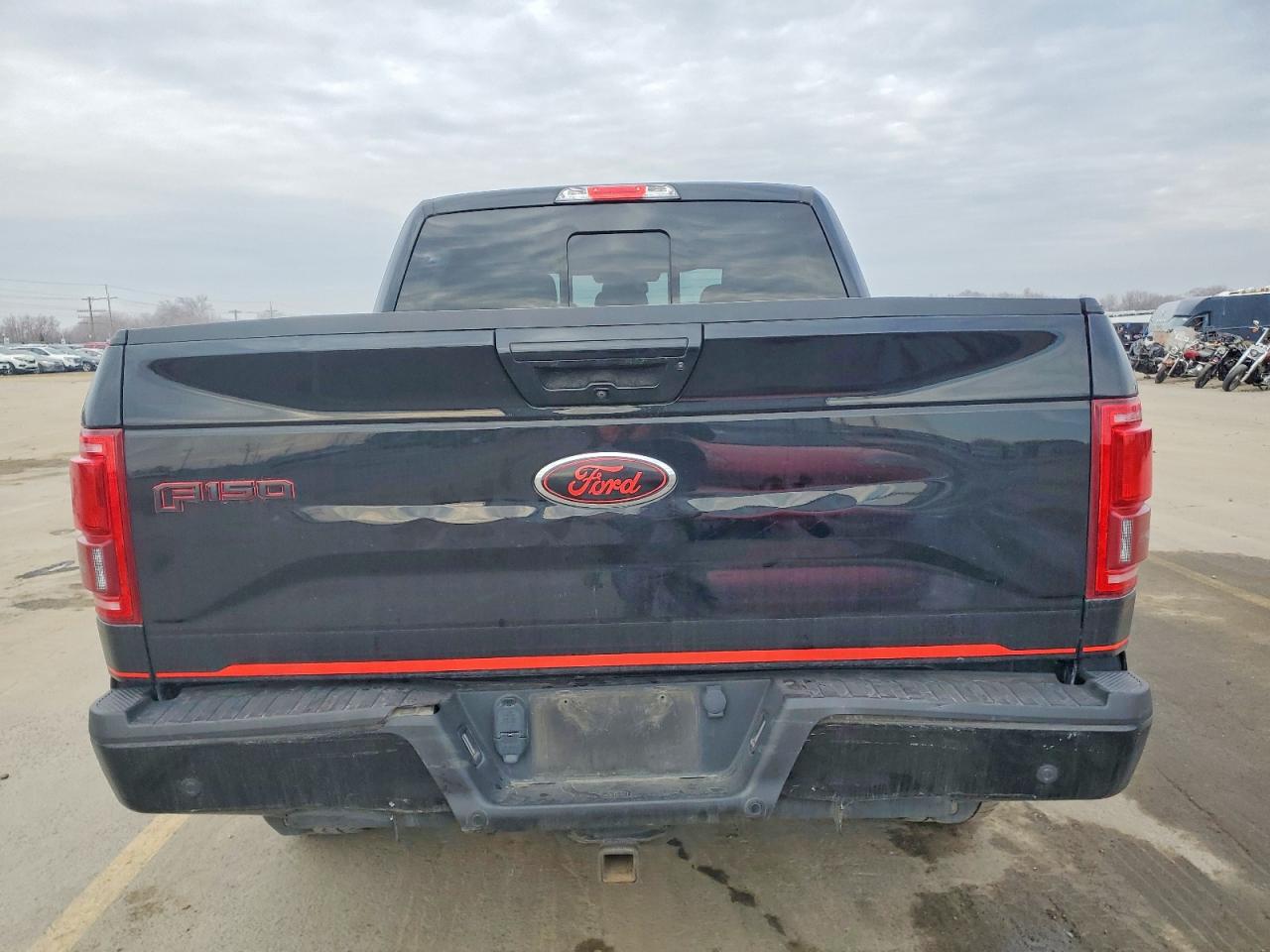 2017 FORD F150 photo 16