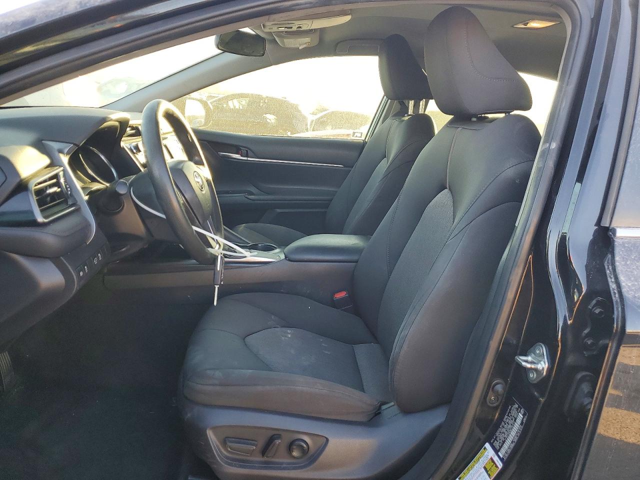 2019 TOYOTA CAMRY L photo 19