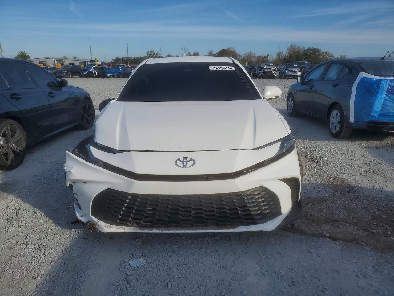 2025 TOYOTA CAMRY SE photo 9