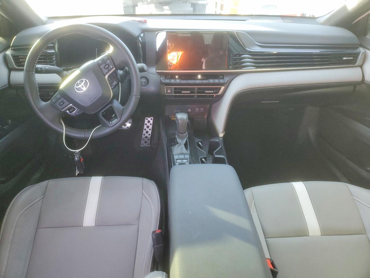 2025 TOYOTA CAMRY SE photo 15
