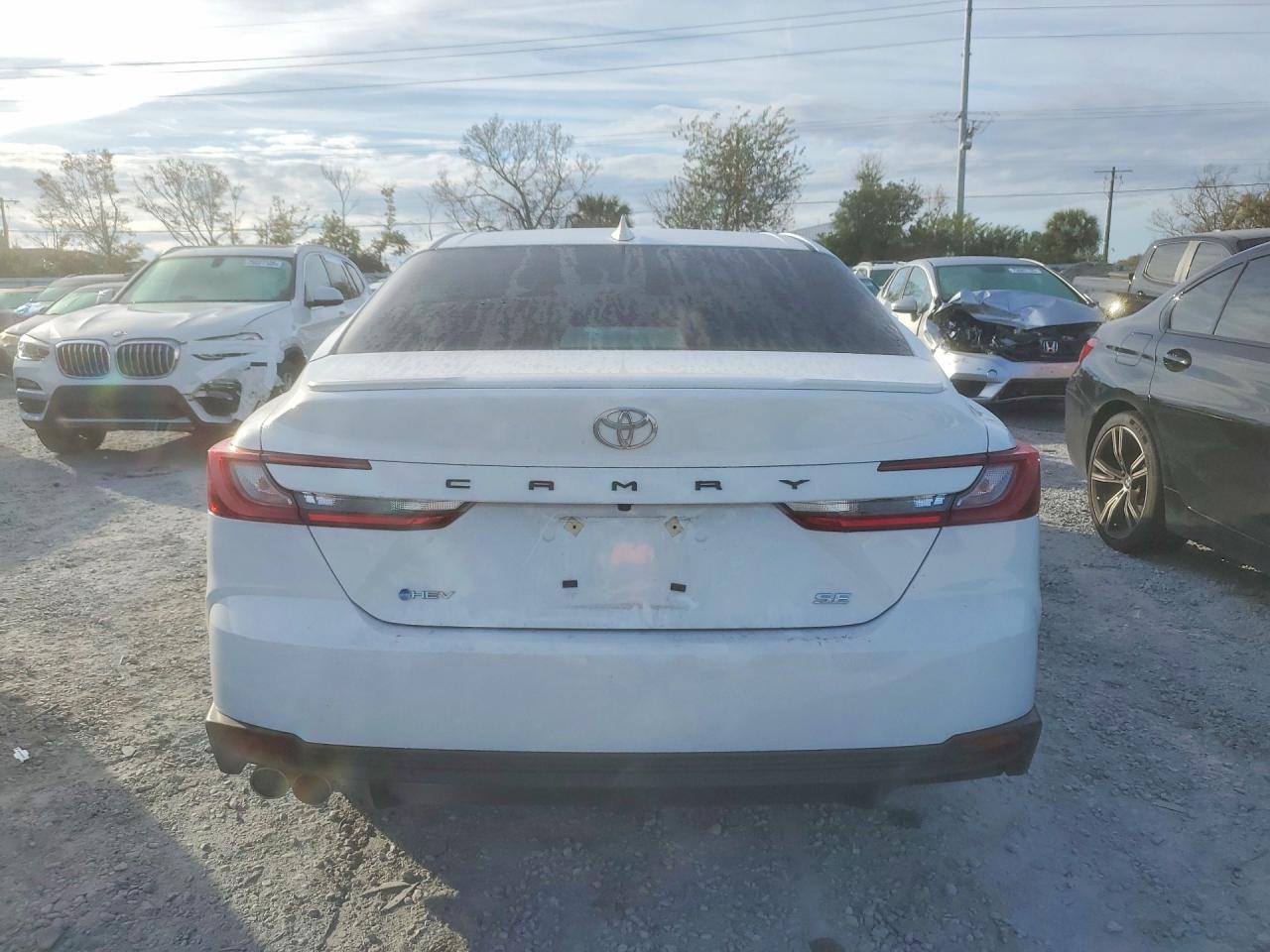 2025 TOYOTA CAMRY SE photo 11