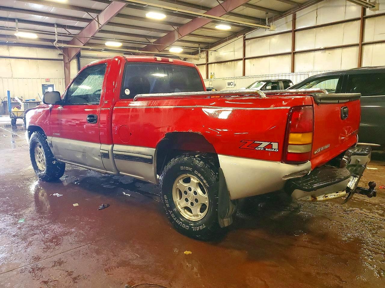 2000 CHEVROLET SILVERADO K1500 photo 2