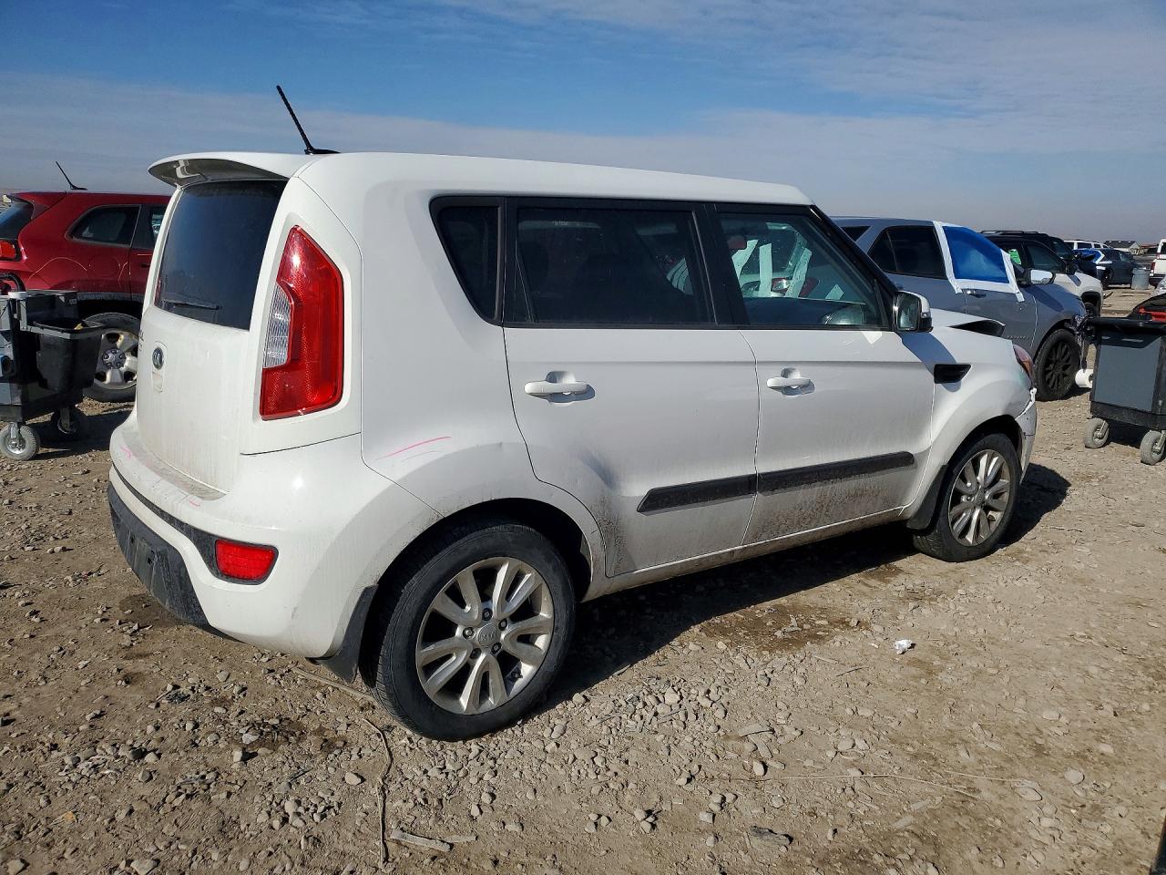 2013 KIA SOUL + photo 3