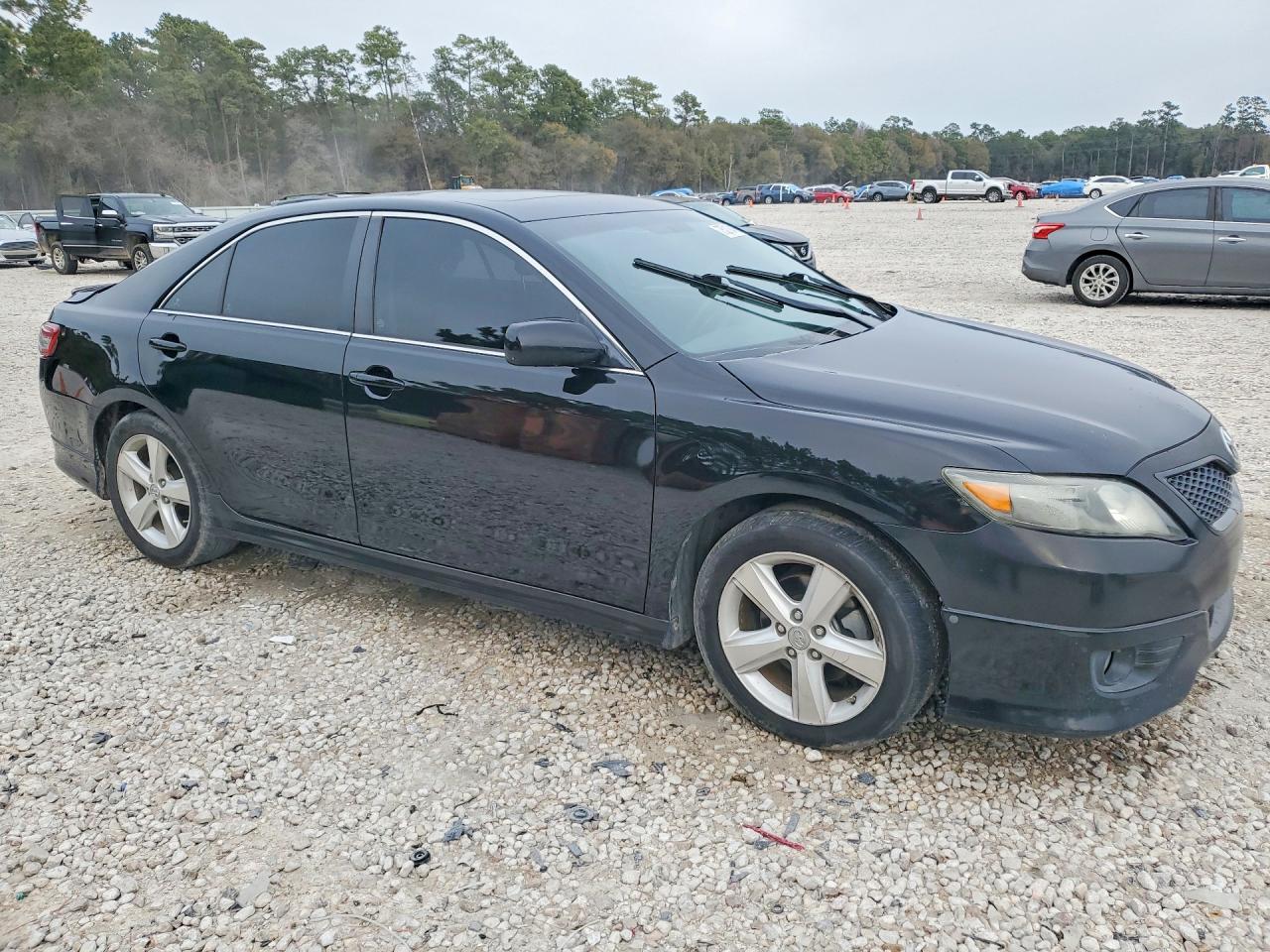 2010 TOYOTA CAMRY SE photo 7