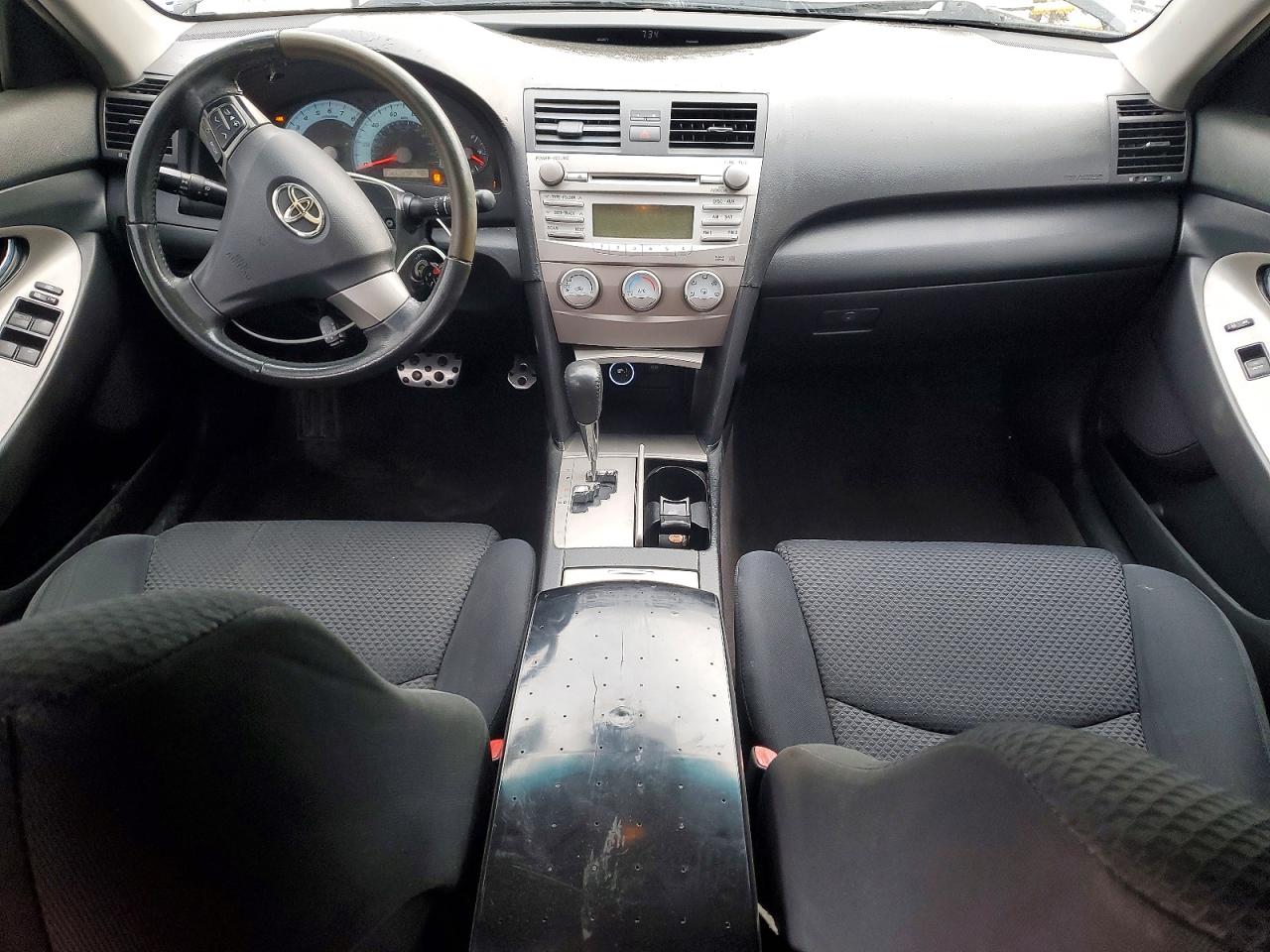2010 TOYOTA CAMRY SE photo 15
