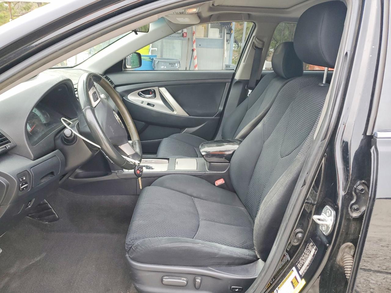 2010 TOYOTA CAMRY SE photo 13