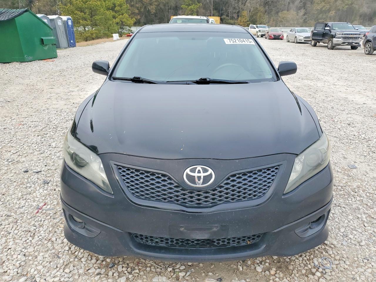2010 TOYOTA CAMRY SE photo 9
