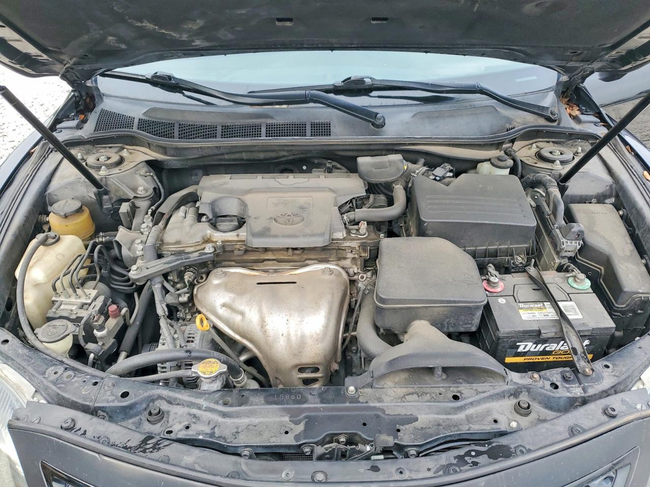 2010 TOYOTA CAMRY SE photo 21