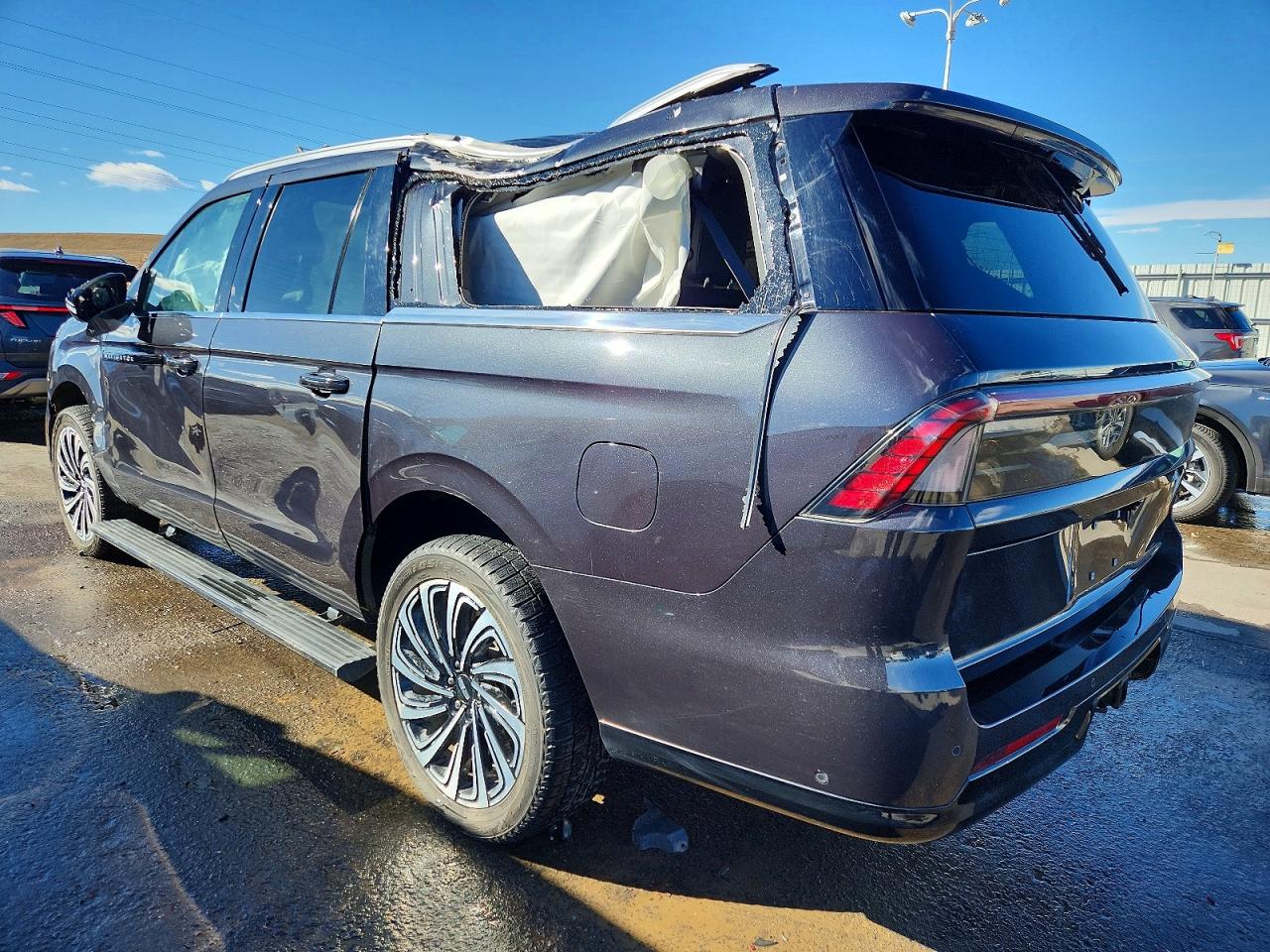 2025 LINCOLN NAVIGATOR L BLACK LABEL photo 2