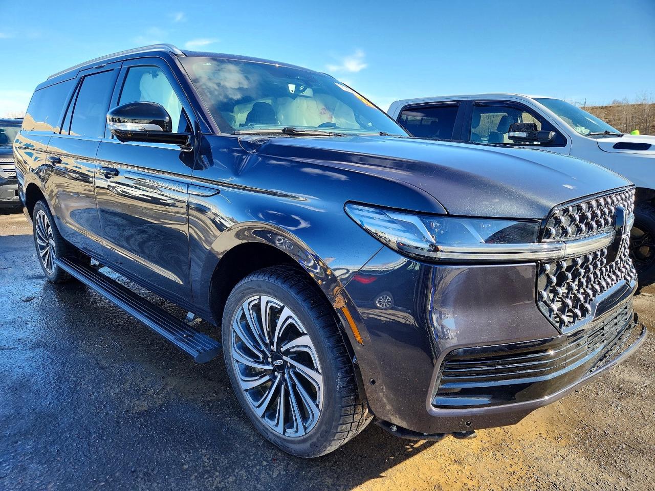 2025 LINCOLN NAVIGATOR L BLACK LABEL photo 4