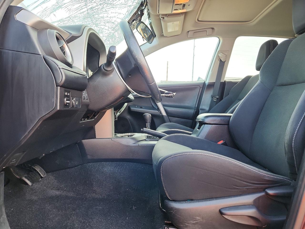 2017 TOYOTA RAV4 XLE photo 13