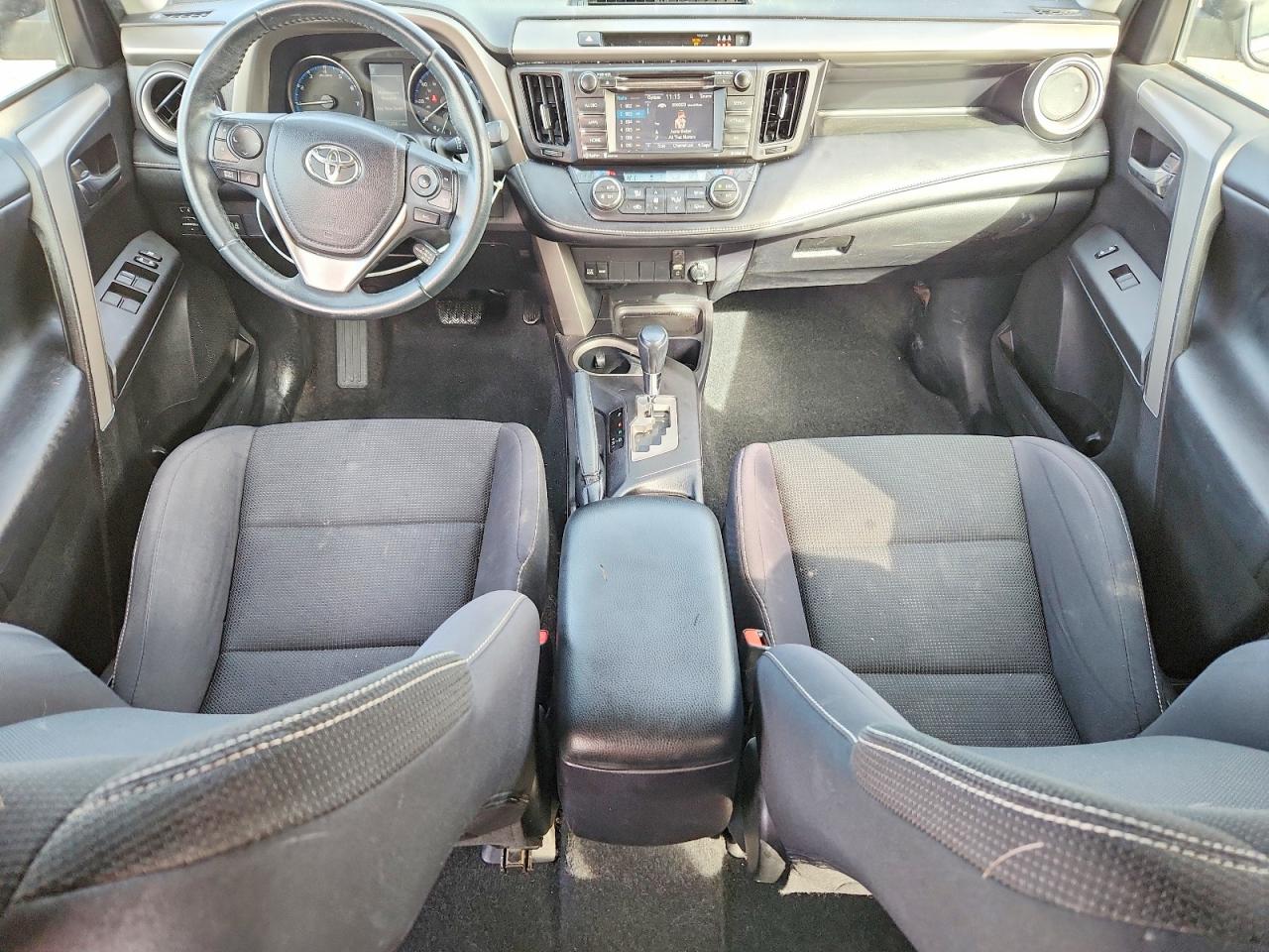2017 TOYOTA RAV4 XLE photo 15