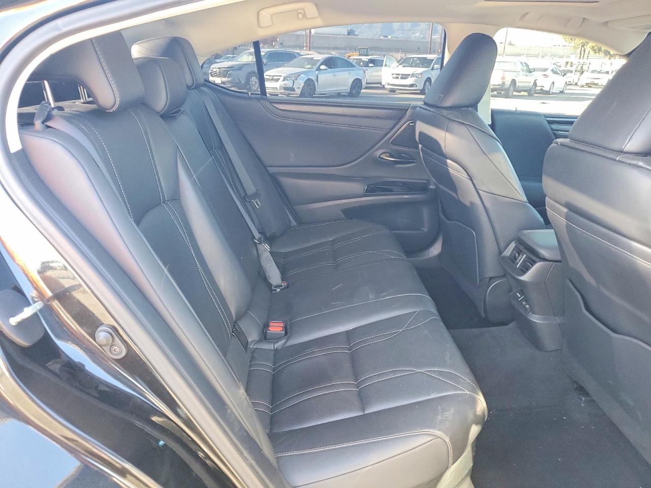 2025 LEXUS ES 300H BASE photo 10