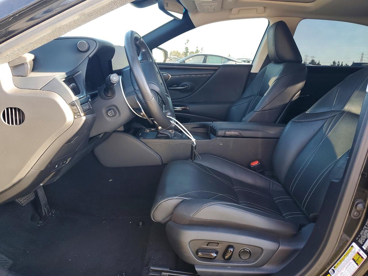 2025 LEXUS ES 300H BASE photo 7