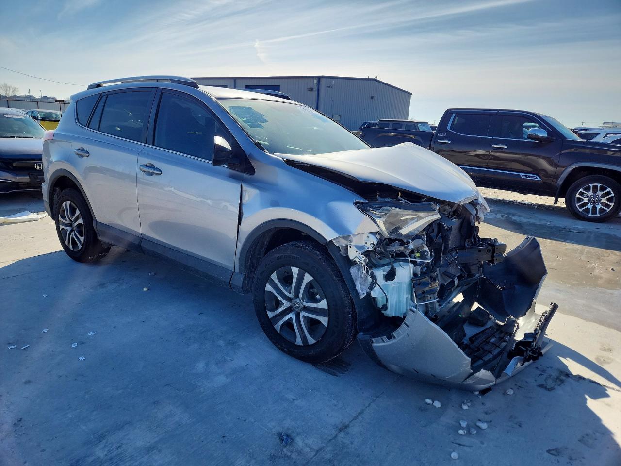 2016 TOYOTA RAV4 LE photo 4