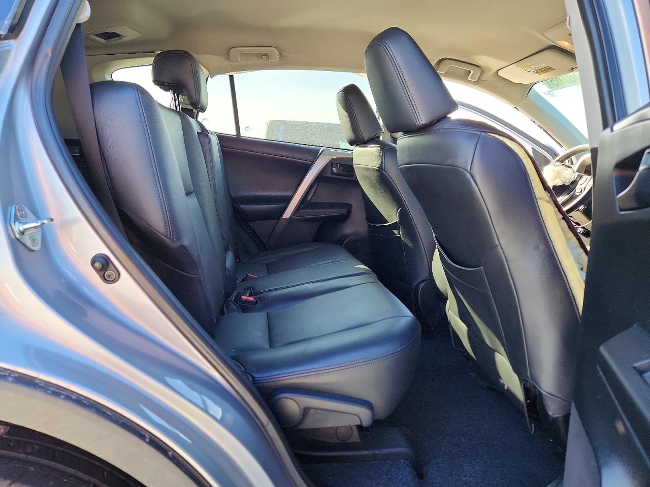 2016 TOYOTA RAV4 LE photo 10