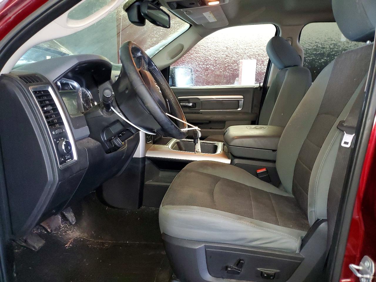 2017 RAM 1500 SLT photo 7