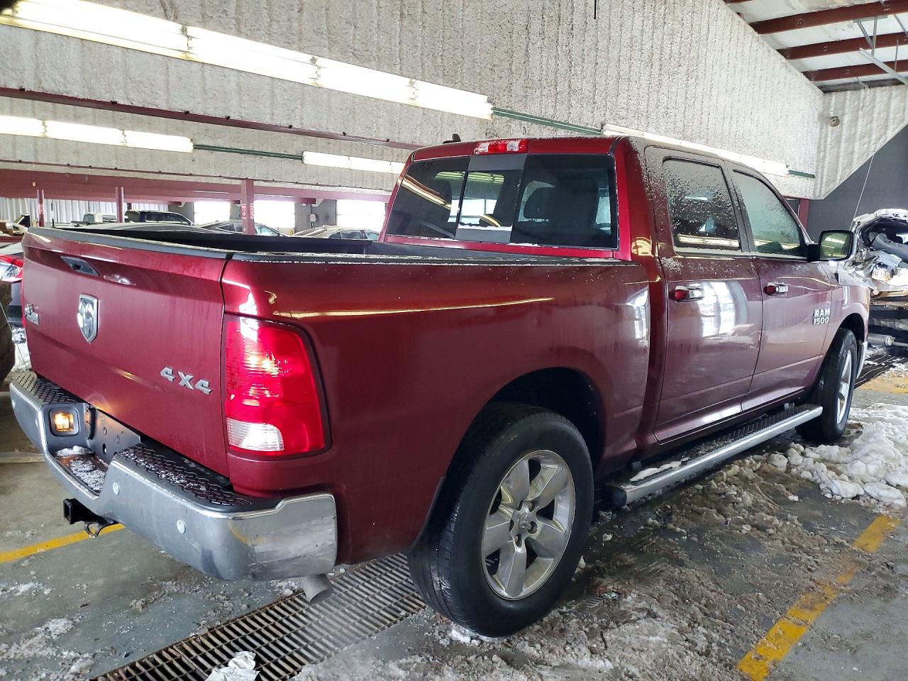 2017 RAM 1500 SLT photo 3